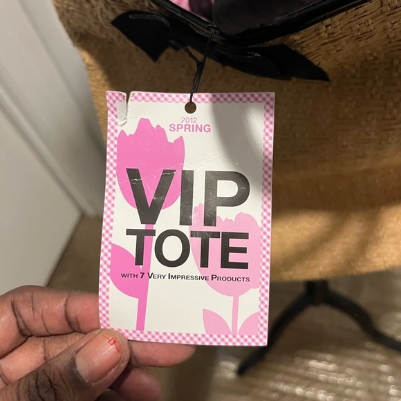 NWT VIP Bath and Body Works Woven Straw Tote- Large - Picture 4 of 9